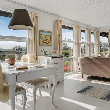 2 Bedroom Cozy In Nyaraló Ebberup